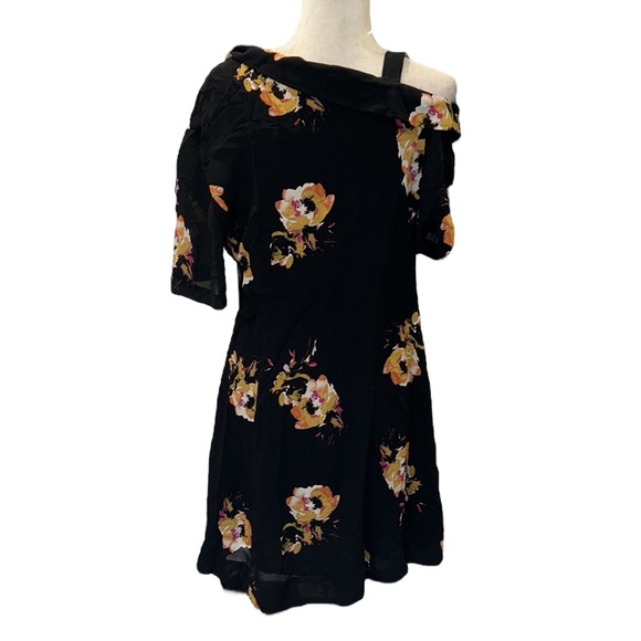 NWT A.L.C Lucia Silk Black Floral Asymmetrical Off Shoulder Faux Wrap Dress - 10 - Picture 9 of 15